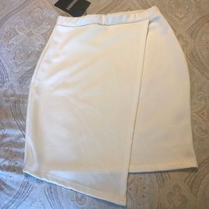 MISSGUIDED White mini Skirt NWT